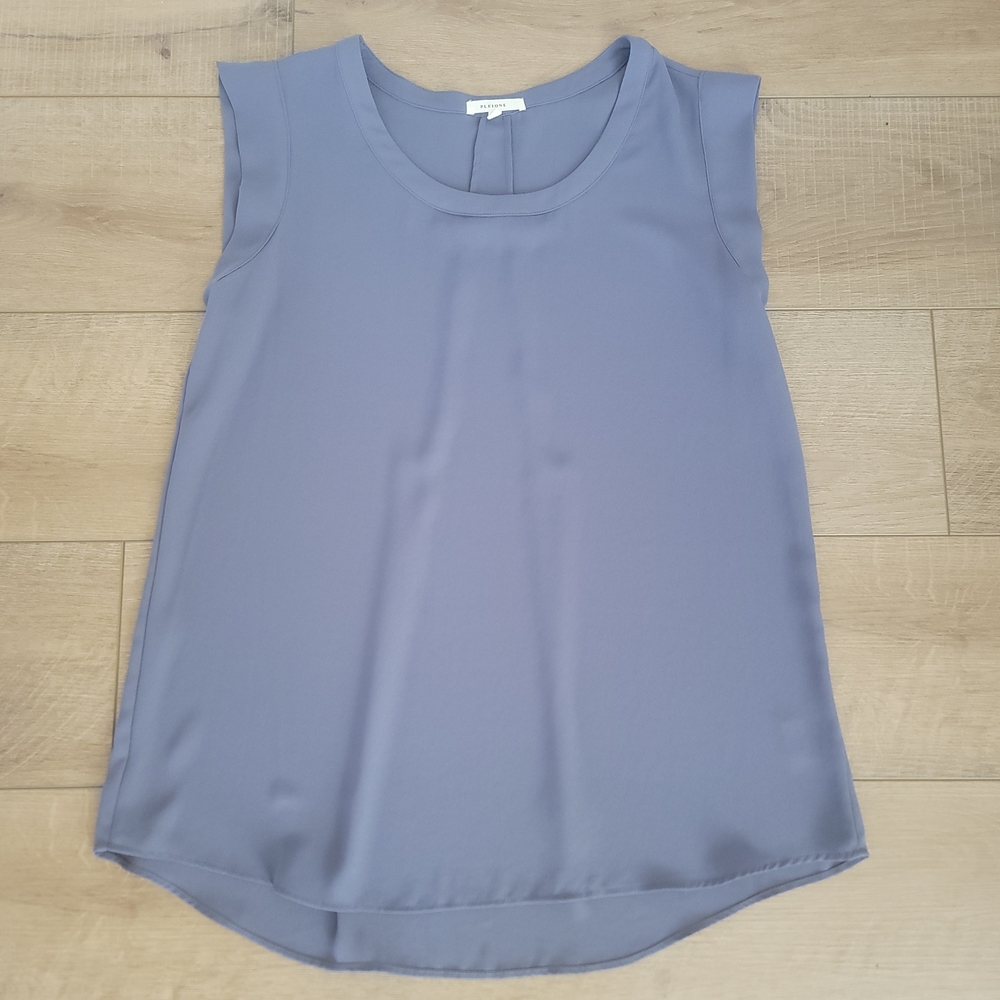 PLEIONE Small Dusty Blue Sleeveless Cap Sleeve Round Neck Women's Top Blouse.